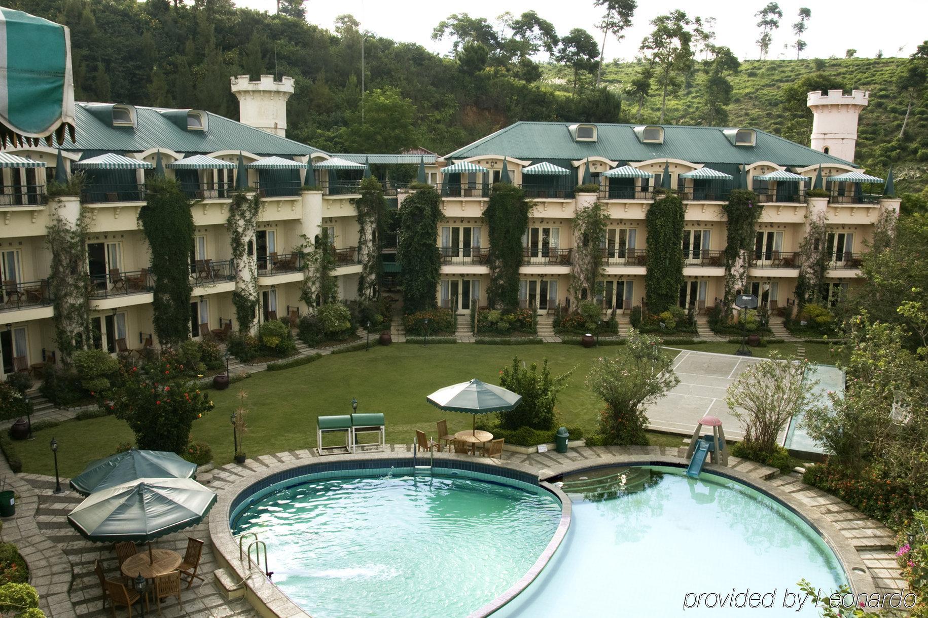 Club Bali Suites At Kota Bunga Cipanas  Buitenkant foto