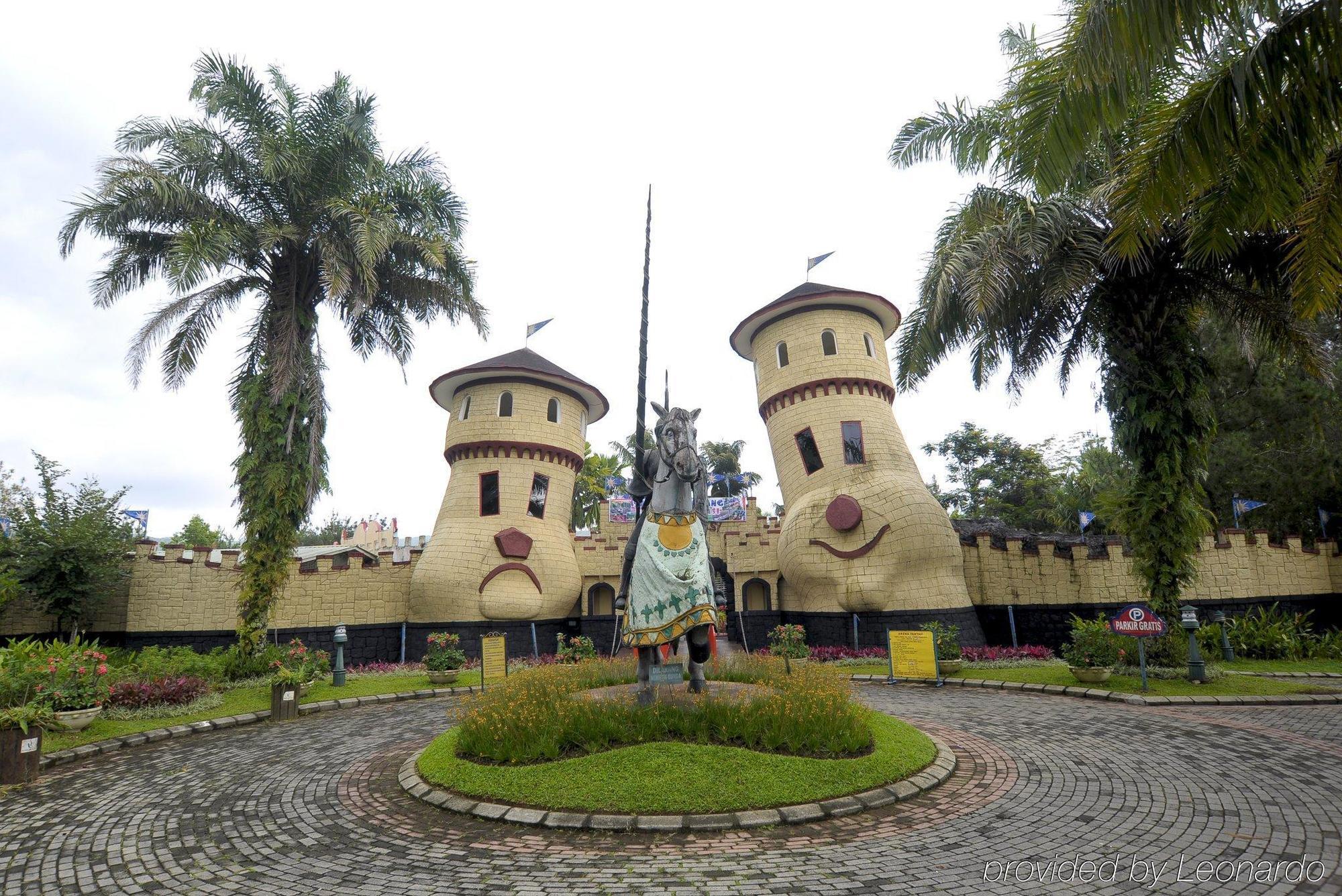 Club Bali Suites At Kota Bunga Cipanas  Buitenkant foto